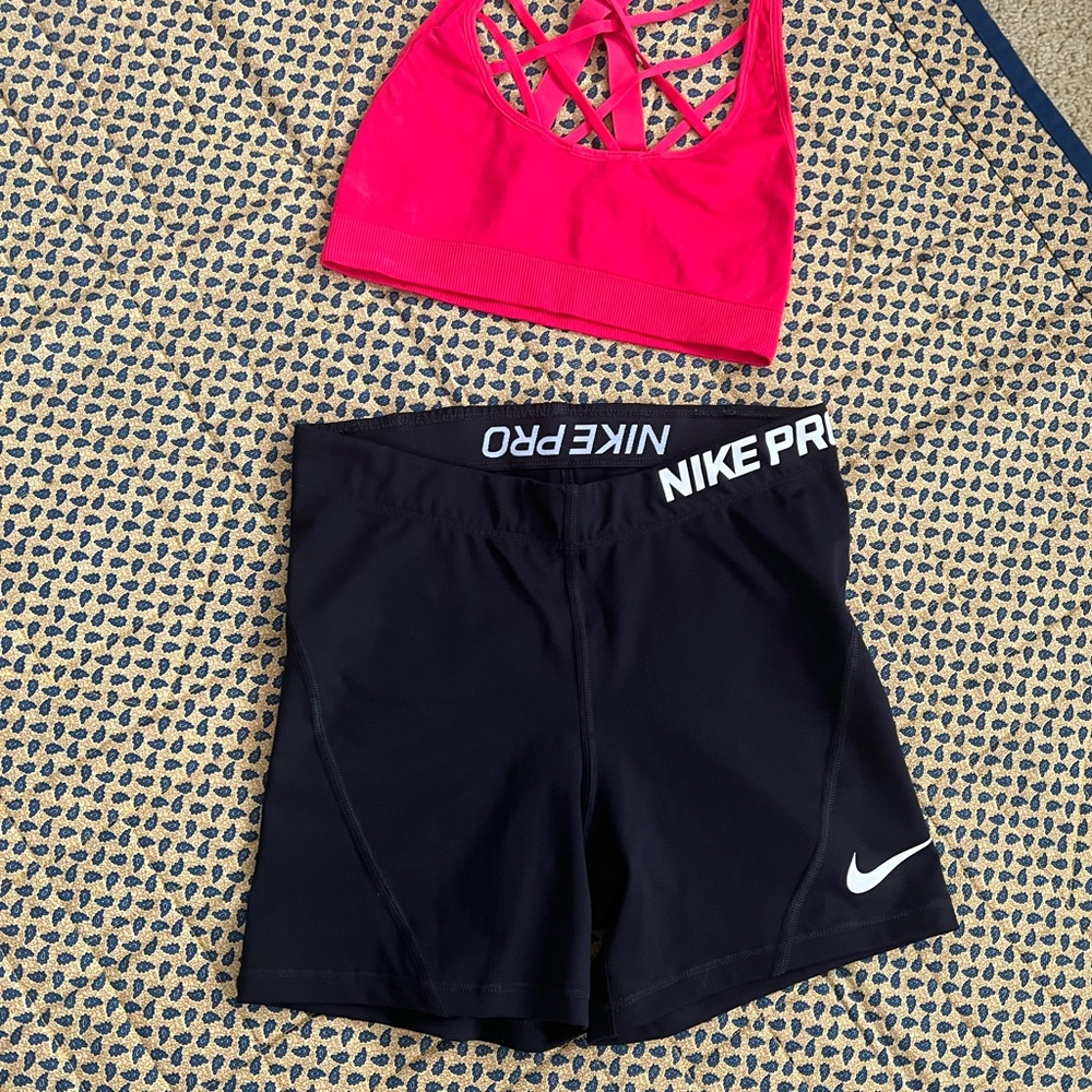 NIKE Shorts